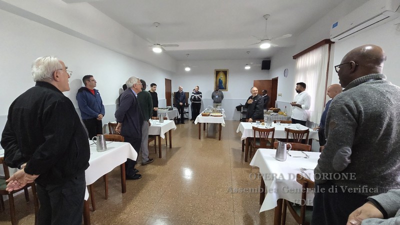 Alzarsi e seguire: la sesta giornata assembleare disegna i prossimi passi -  28693