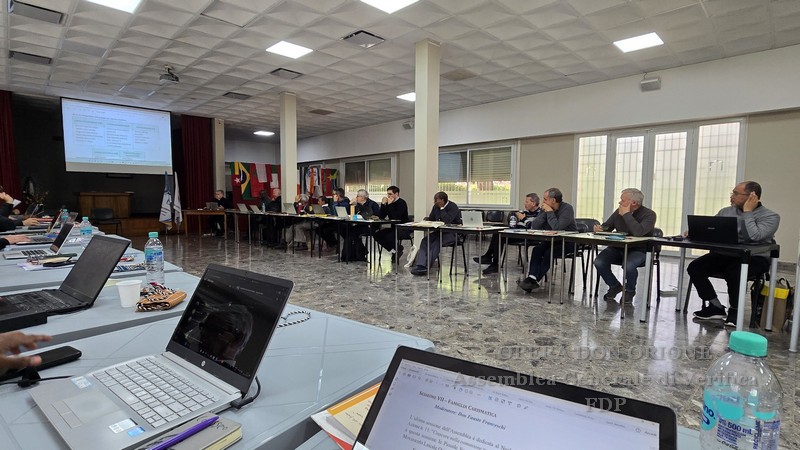 Alzarsi e seguire: la sesta giornata assembleare disegna i prossimi passi -  28699