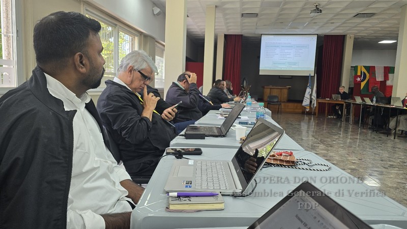 Alzarsi e seguire: la sesta giornata assembleare disegna i prossimi passi -  28702