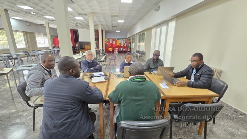 Alzarsi e seguire: la sesta giornata assembleare disegna i prossimi passi -  28707