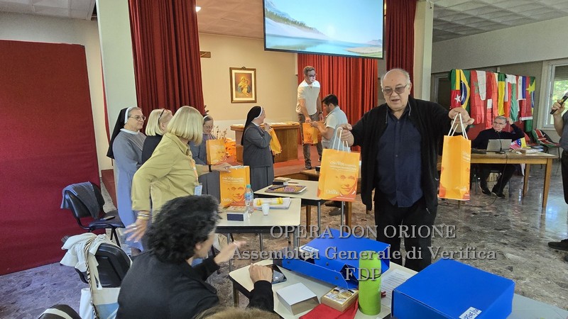 Settima giornata dell'Assemblea Generale: la gioia di ritrovarci come Famiglia Carismatica -  28737