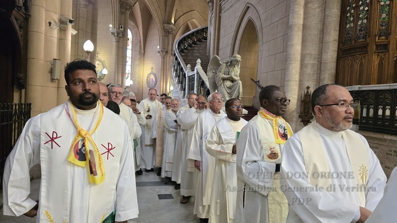 Pellegrini al Santuario di Luján, dove tutto è cominciato - L'ottavo giorno dell'Assemblea Generale -  28759