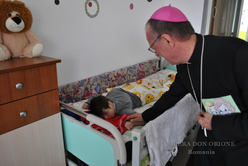 Romania: Visita del Nunzio Apostolico al Centro Don Orione di Bucarest -  28794