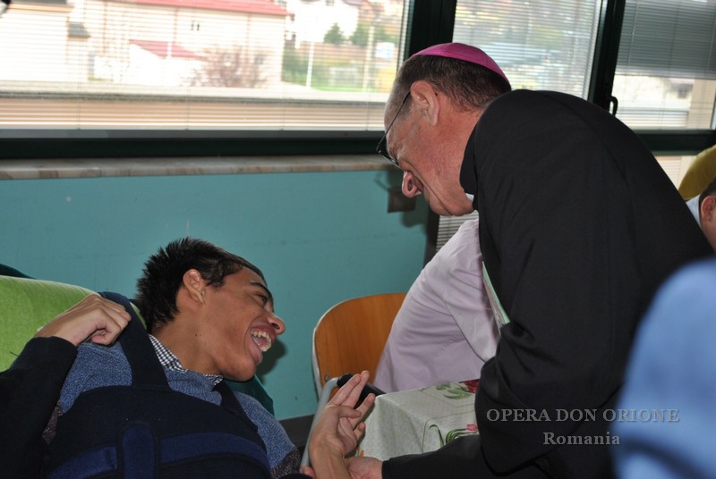 Romania: Visita del Nunzio Apostolico al Centro Don Orione di Bucarest -  28796