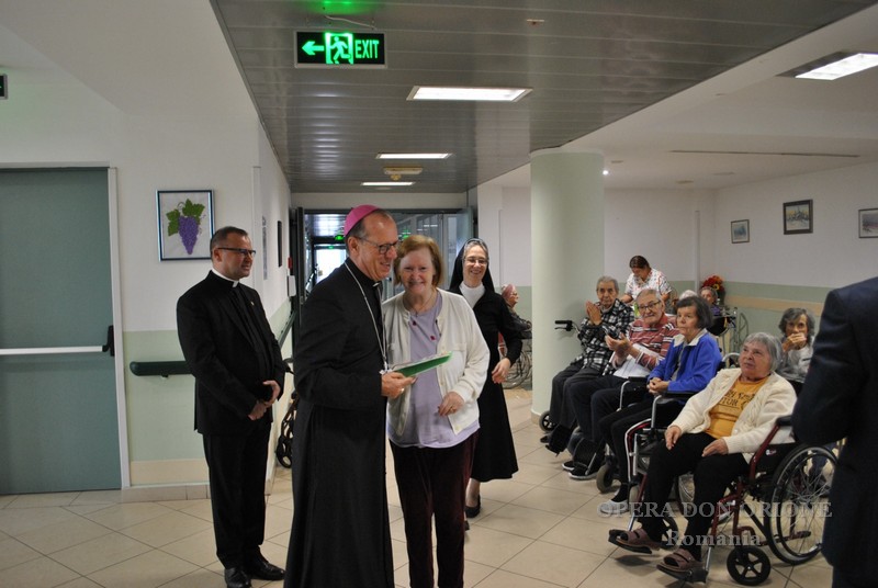 Romania: Visita del Nunzio Apostolico al Centro Don Orione di Bucarest -  28797
