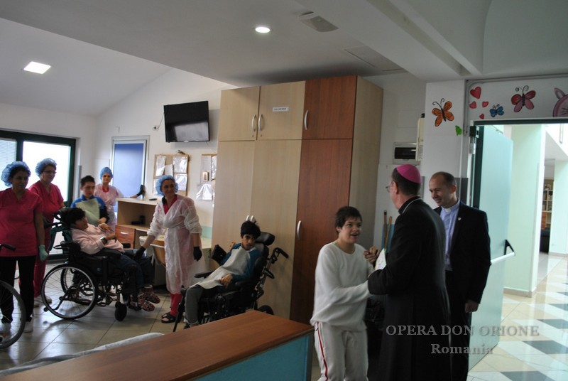 Romania: Visita del Nunzio Apostolico al Centro Don Orione di Bucarest -  28800
