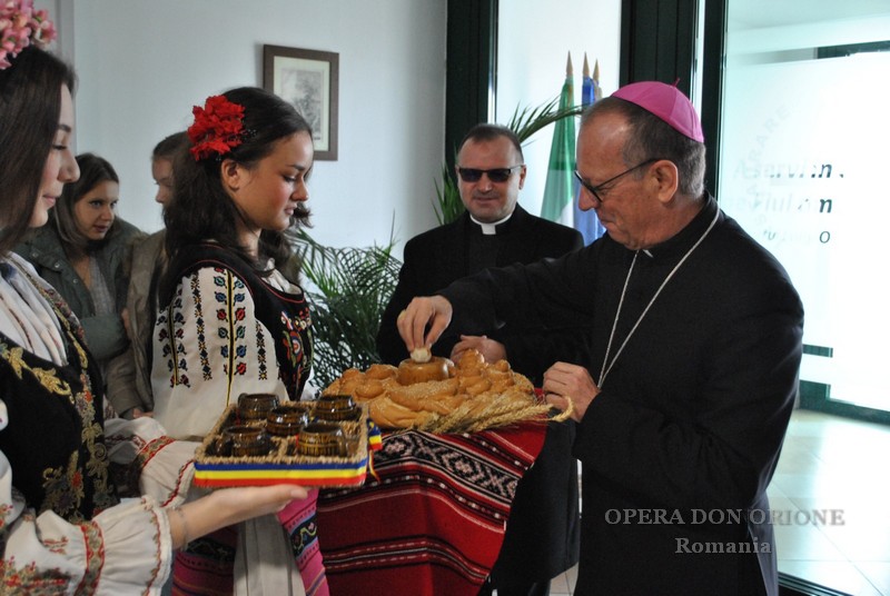 Romania: Visita del Nunzio Apostolico al Centro Don Orione di Bucarest -  28804
