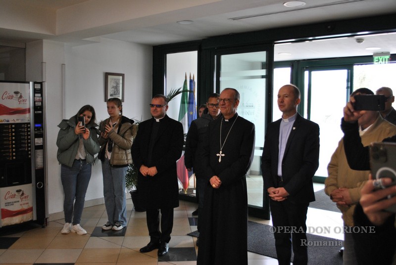 Romania: Visita del Nunzio Apostolico al Centro Don Orione di Bucarest -  28808