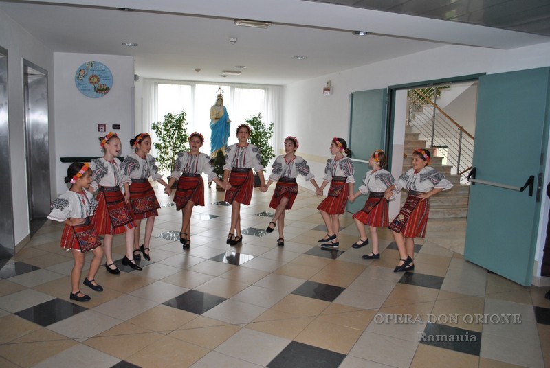 Romania: Visita del Nunzio Apostolico al Centro Don Orione di Bucarest -  28816