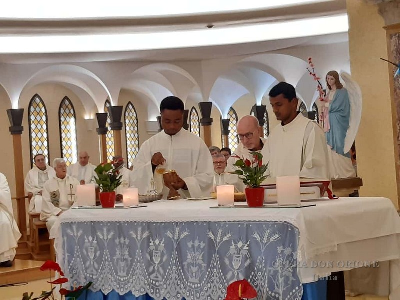 Maria, Madre della Divina Provvidenza, guida e modello di fiducia -  28832