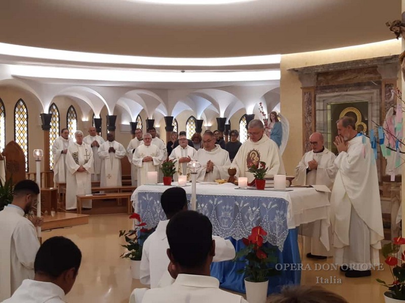 Maria, Madre della Divina Provvidenza, guida e modello di fiducia -  28834