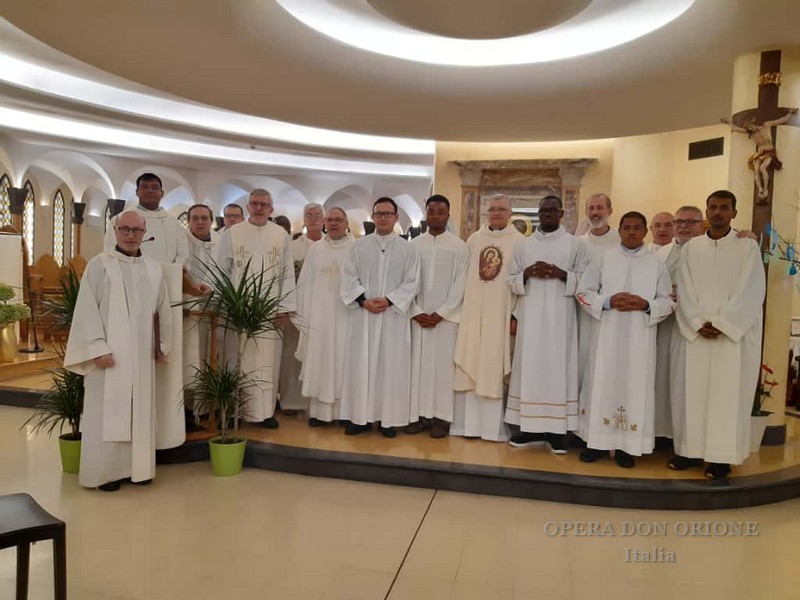 Maria, Madre della Divina Provvidenza, guida e modello di fiducia -  28837