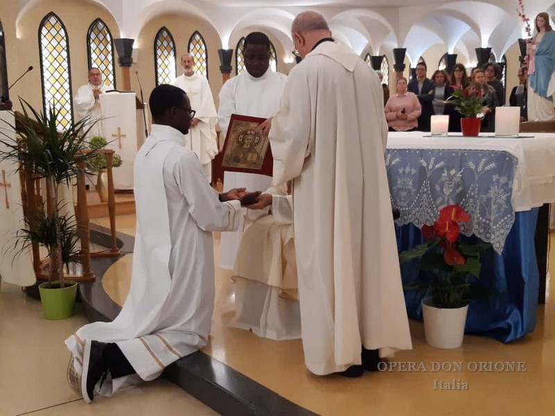 Maria, Madre della Divina Provvidenza, guida e modello di fiducia -  28841