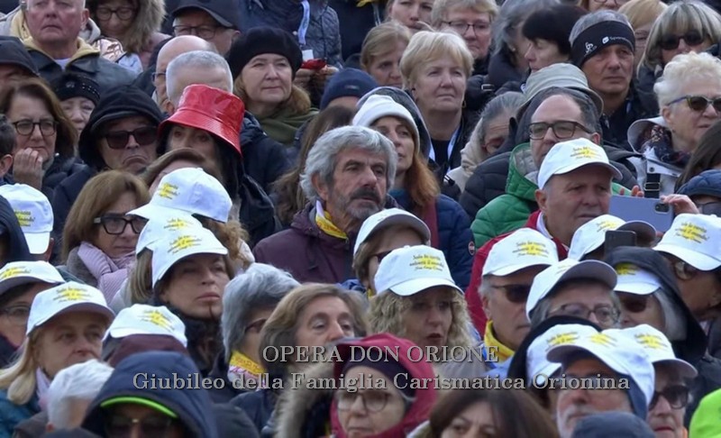 La Famiglia Carismatica Orionina incontra Papa Leone XIV -  28877