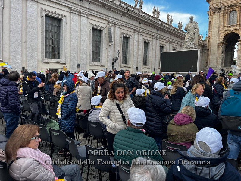 La Famiglia Carismatica Orionina incontra Papa Leone XIV -  28879