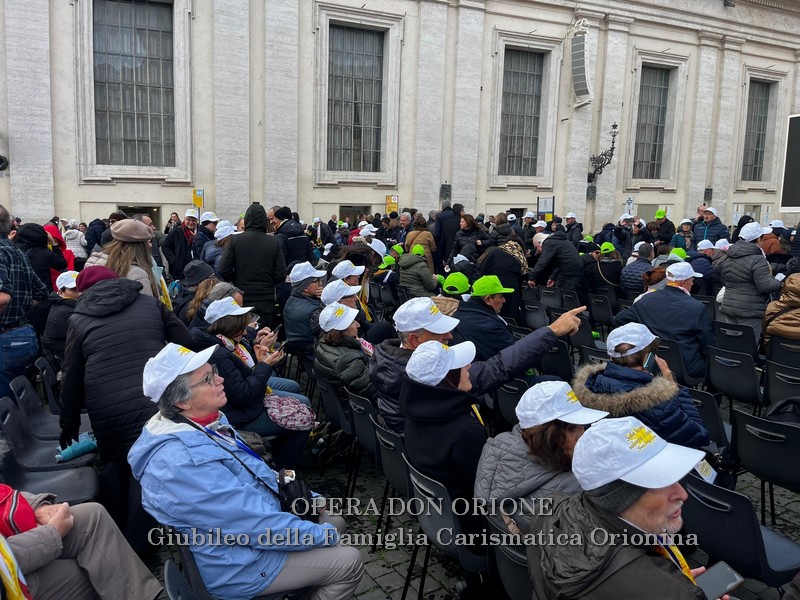 La Famiglia Carismatica Orionina incontra Papa Leone XIV -  28882
