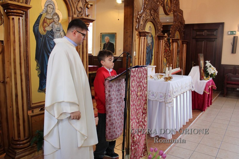 Testimoni di Speranza: L'Arcivescovo Aurel Percă in visita al Liceo Don Orione di Oradea, Romania -  28953