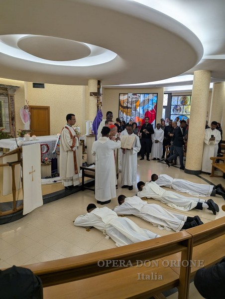 Roma - Ordinati tre nuovi Diaconi nella parrocchia Mater Dei  -  29064