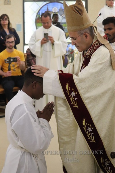 Roma - Ordinati tre nuovi Diaconi nella parrocchia Mater Dei  -  29069