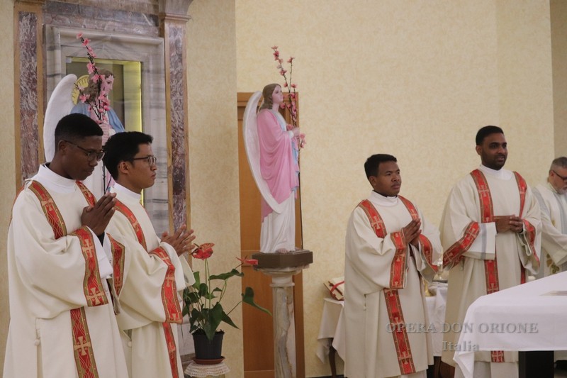 Roma - Ordinati tre nuovi Diaconi nella parrocchia Mater Dei  -  29070