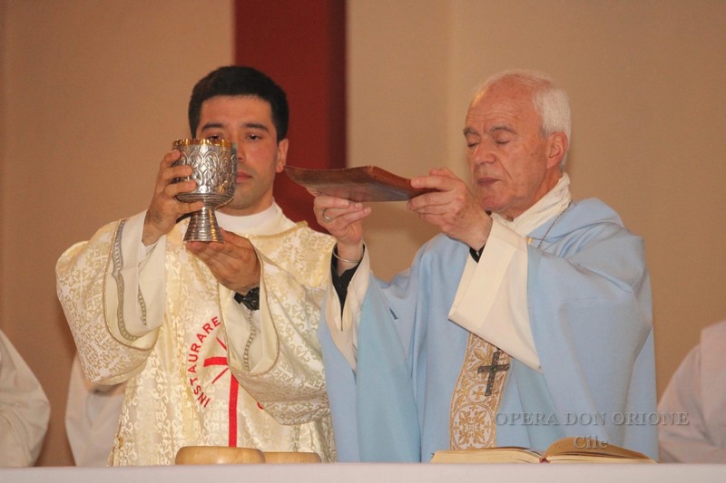   Cile: L'ordinazione diaconale di Sebastián Vega Selaive a Santiago del Cile. -  29076