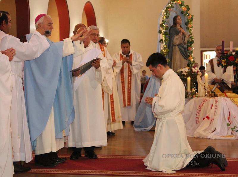   Cile: L'ordinazione diaconale di Sebastián Vega Selaive a Santiago del Cile. -  29087