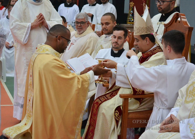 Brasile Sud – L'ordinazione sacerdotale del diacono Anilson ALVES DE OLIVEIRA  -  29135