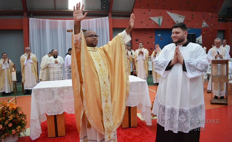 Brasile Sud – L'ordinazione sacerdotale del diacono Anilson ALVES DE OLIVEIRA  -  29136