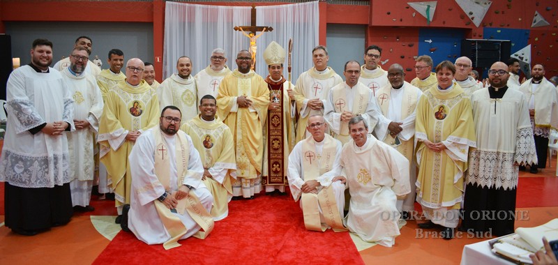 Brasile Sud – L'ordinazione sacerdotale del diacono Anilson ALVES DE OLIVEIRA  -  29140