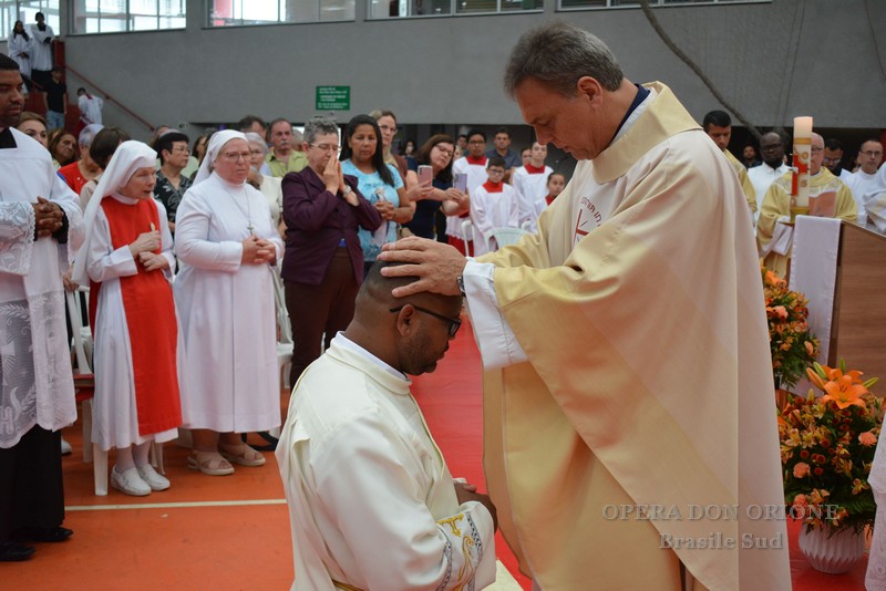 Brasile Sud – L'ordinazione sacerdotale del diacono Anilson ALVES DE OLIVEIRA  -  29144