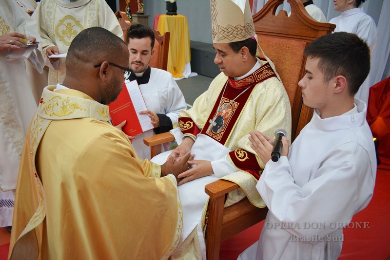 Brasile Sud – L'ordinazione sacerdotale del diacono Anilson ALVES DE OLIVEIRA  -  29145