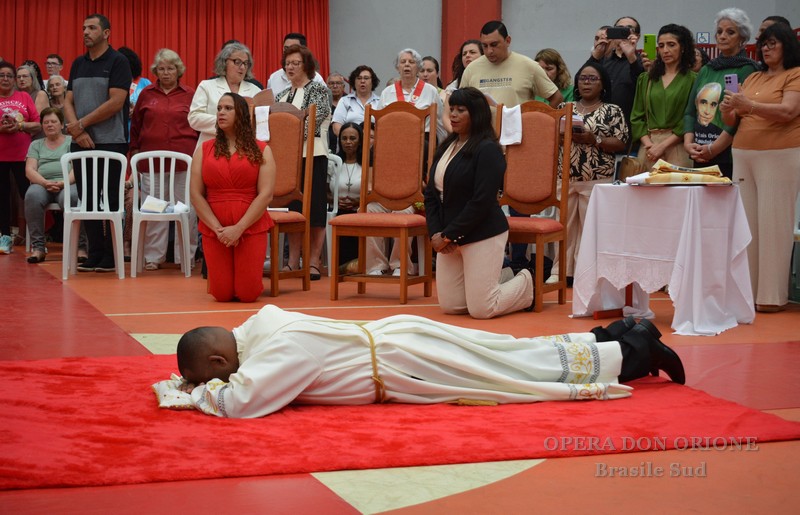 Brasile Sud – L'ordinazione sacerdotale del diacono Anilson ALVES DE OLIVEIRA  -  29151