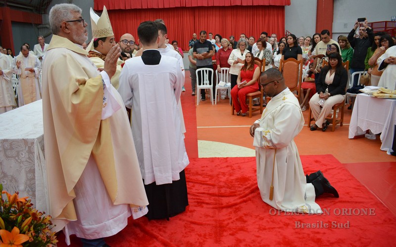 Brasile Sud – L'ordinazione sacerdotale del diacono Anilson ALVES DE OLIVEIRA  -  29152