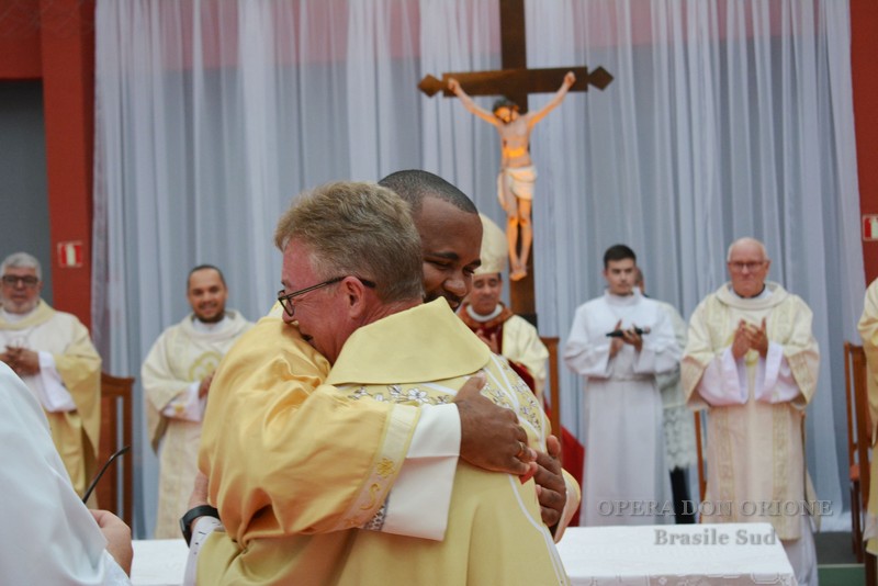 Brasile Sud – L'ordinazione sacerdotale del diacono Anilson ALVES DE OLIVEIRA  -  29154
