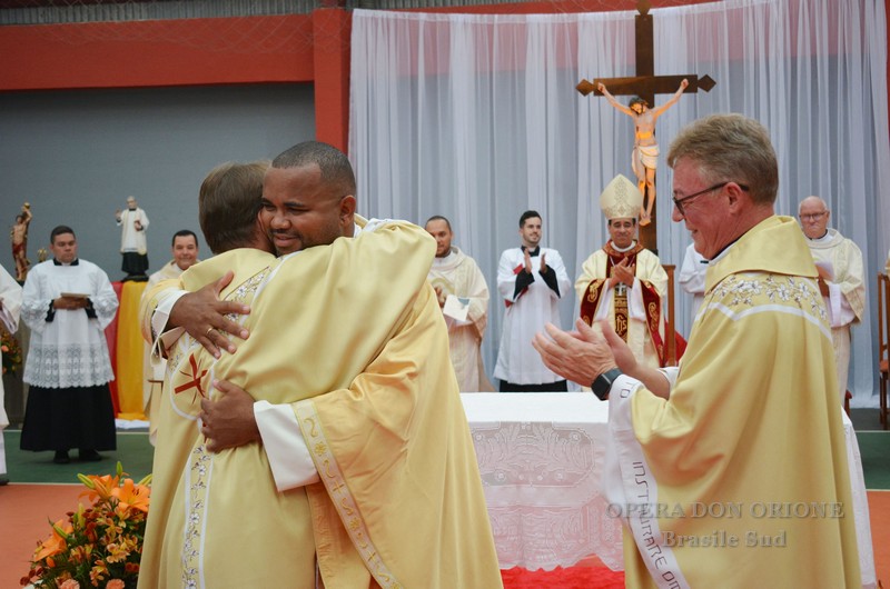 Brasile Sud – L'ordinazione sacerdotale del diacono Anilson ALVES DE OLIVEIRA  -  29156