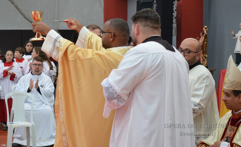 Brasile Sud – L'ordinazione sacerdotale del diacono Anilson ALVES DE OLIVEIRA  -  29159