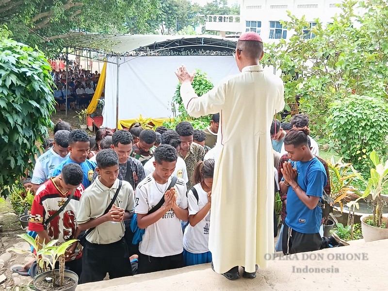 Indonesia - A Haekesak la professione perpetua delle prime suore orionine indonesiane -  29283