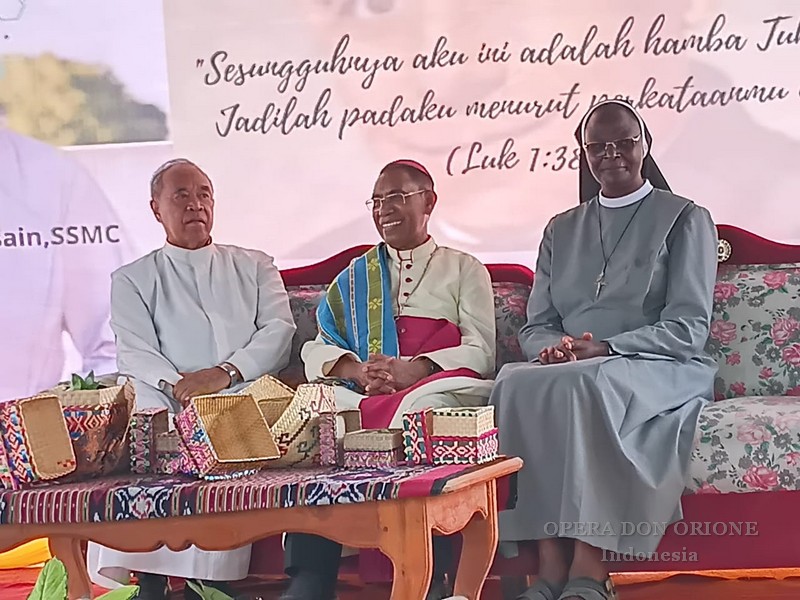 Indonesia - A Haekesak la professione perpetua delle prime suore orionine indonesiane -  29289