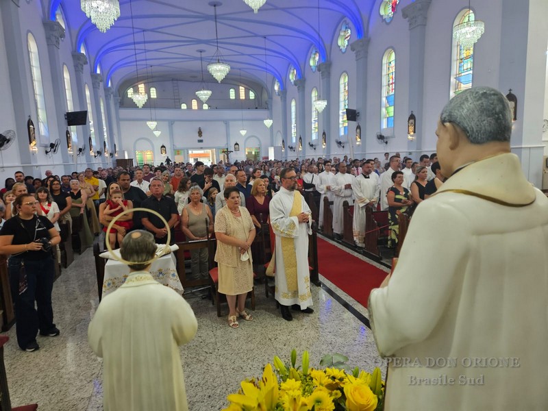 Brasile Sud: Celebrata l'ordinazione sacerdotale del diacono Alexandre de Maman -  29402