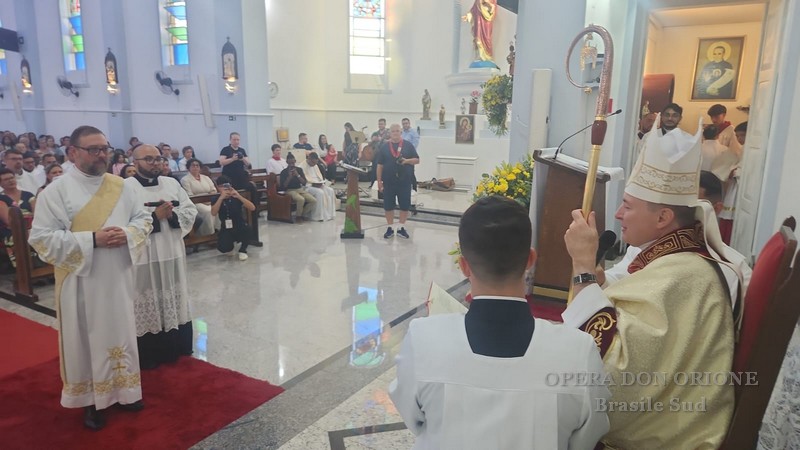 Brasile Sud: Celebrata l'ordinazione sacerdotale del diacono Alexandre de Maman -  29403