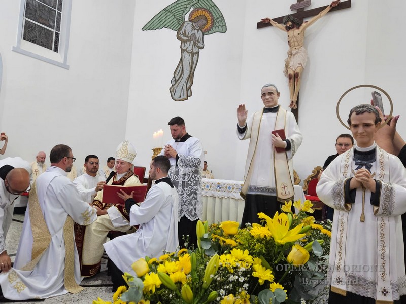 Brasile Sud: Celebrata l'ordinazione sacerdotale del diacono Alexandre de Maman -  29407