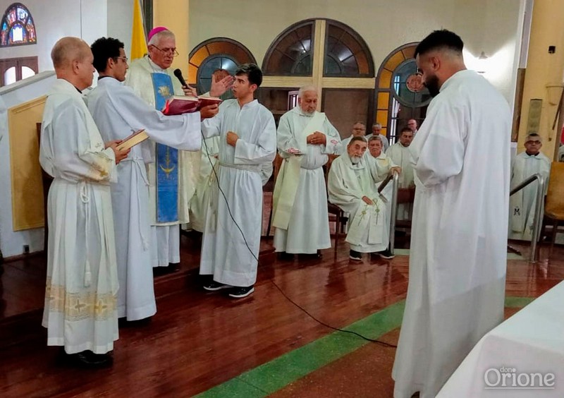 Argentina - Professione religiosa, ministeri e invio missionario nella comunità orionina di Claypole -  29480