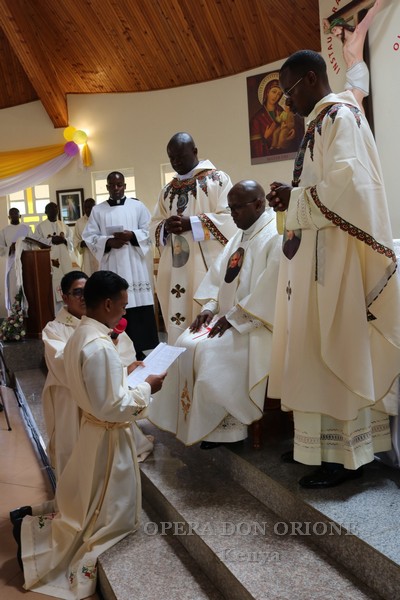 Kenya – A Nairobi la professione perpetua di tre chierici -  29710