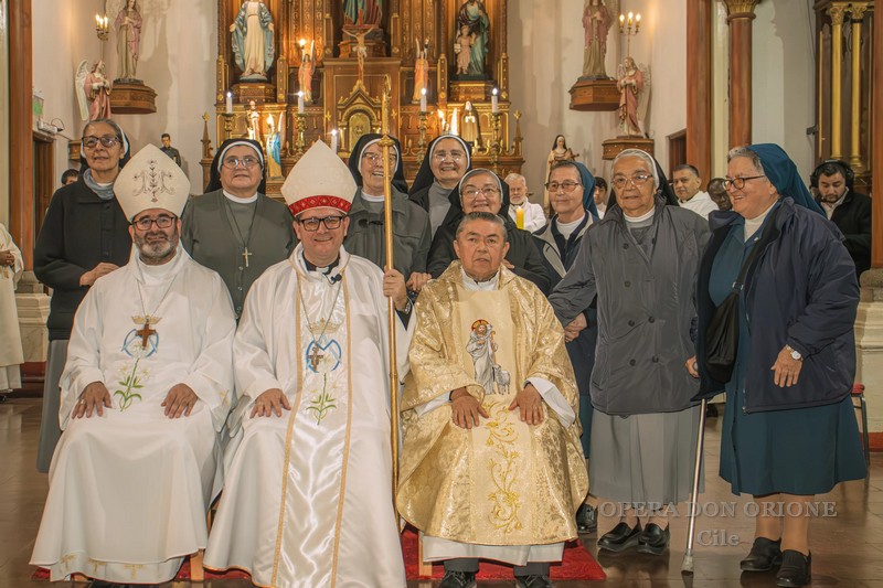 Cile – Celebrata a Los Angeles l'ordinazione sacerdotale di Padre Juan Daza Jara -  29771