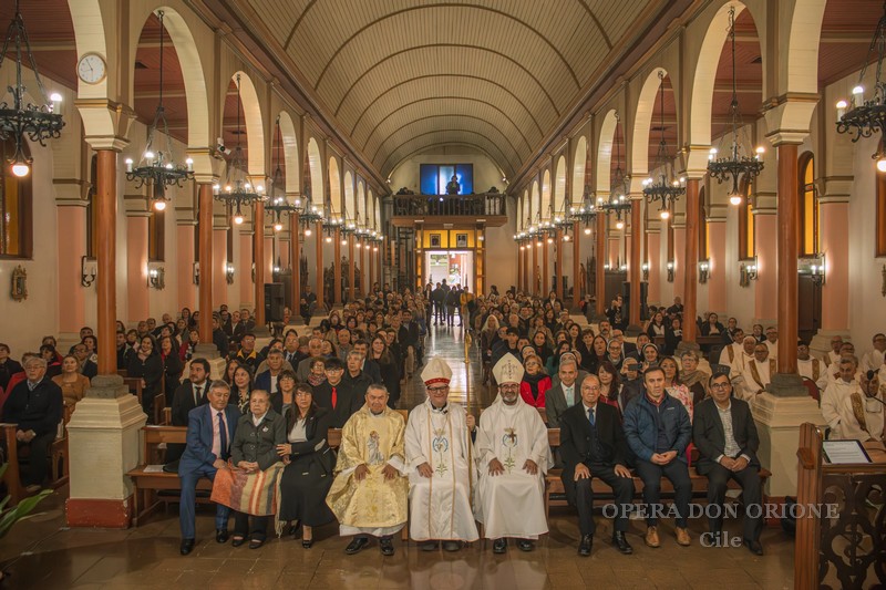 Cile – Celebrata a Los Angeles l'ordinazione sacerdotale di Padre Juan Daza Jara -  29774