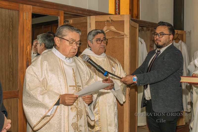 Cile – Celebrata a Los Angeles l'ordinazione sacerdotale di Padre Juan Daza Jara -  29776