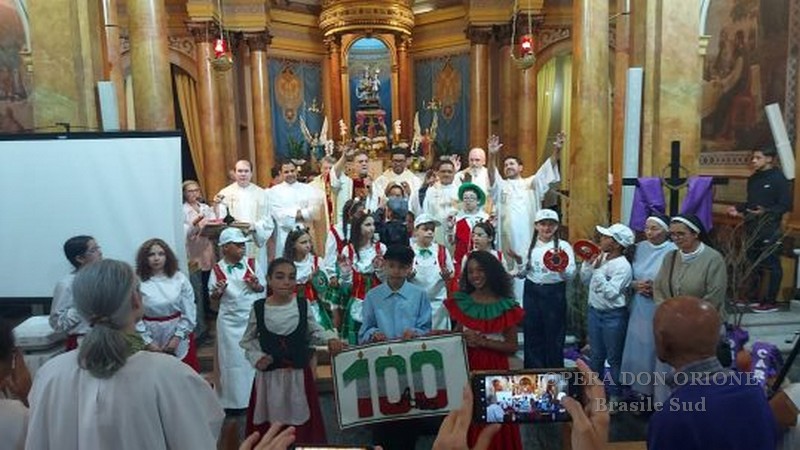 Brasile Sud: Cento anni della Parrocchia di “Nostra Signora Achiropita” -  29867