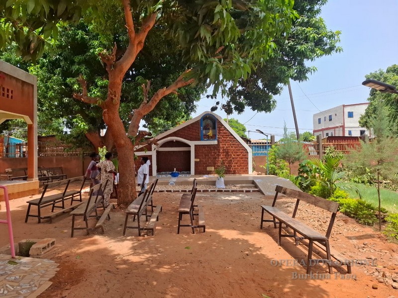 Burkina Faso – Al CHR di Banfora inaugurata la grotta dedicata a “Nostra Signora della Guardia” -  30114