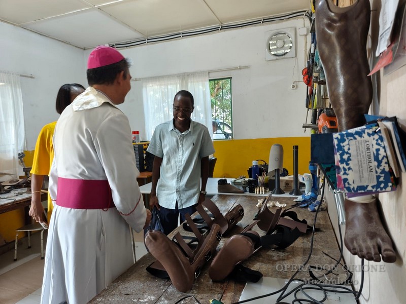 Mozambico - L'Arcivescovo di Maputo visita l'Obra Dom Orione -  30140