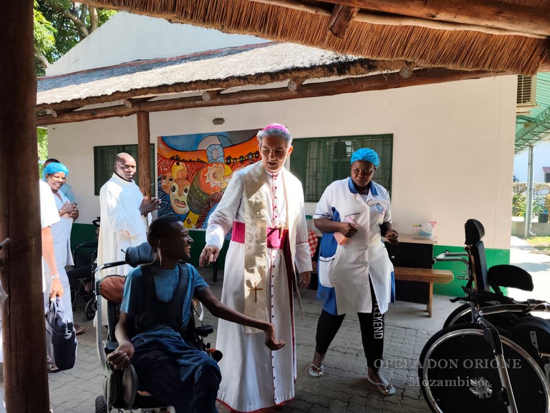 Mozambico - L'Arcivescovo di Maputo visita l'Obra Dom Orione -  30142